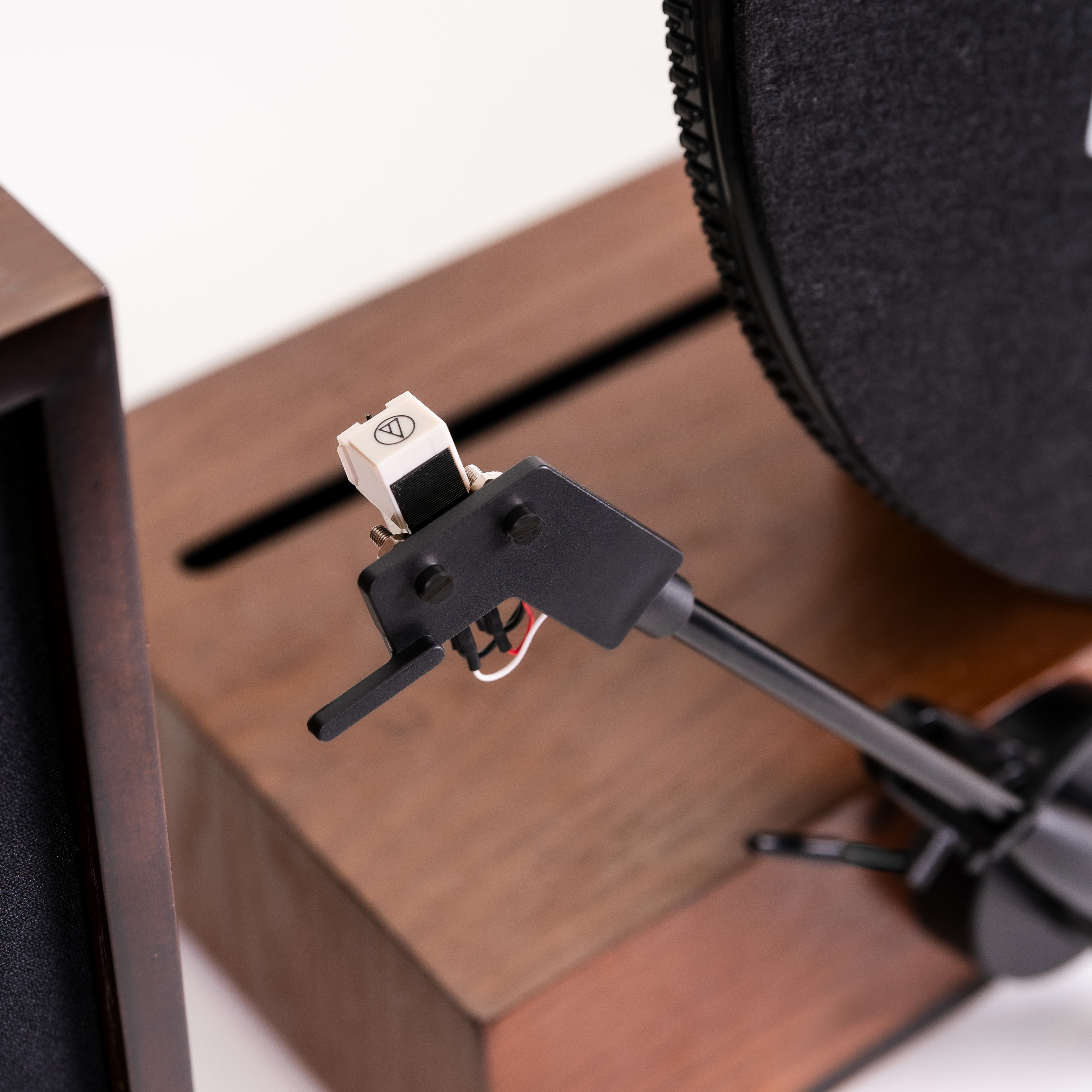 Fuse Audio GLD Vertical Vinyl Record Player